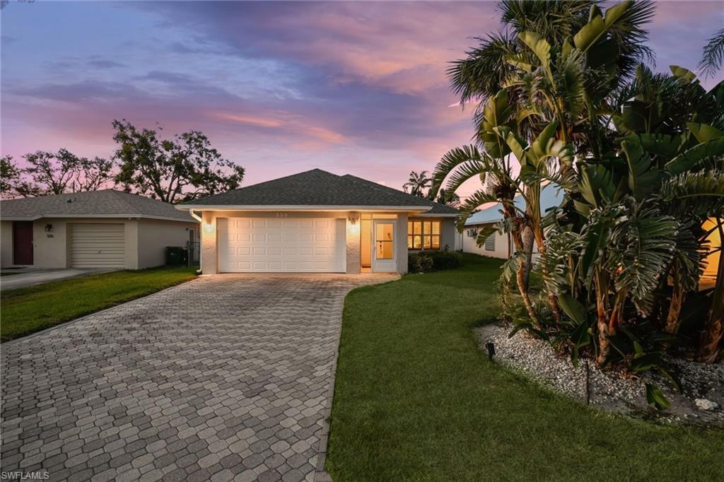 559 107th AVE N, NAPLES FL 34108