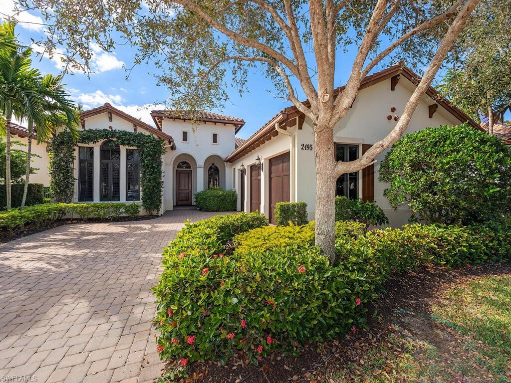 2195 RESIDENCE CIR, NAPLES FL 34105
