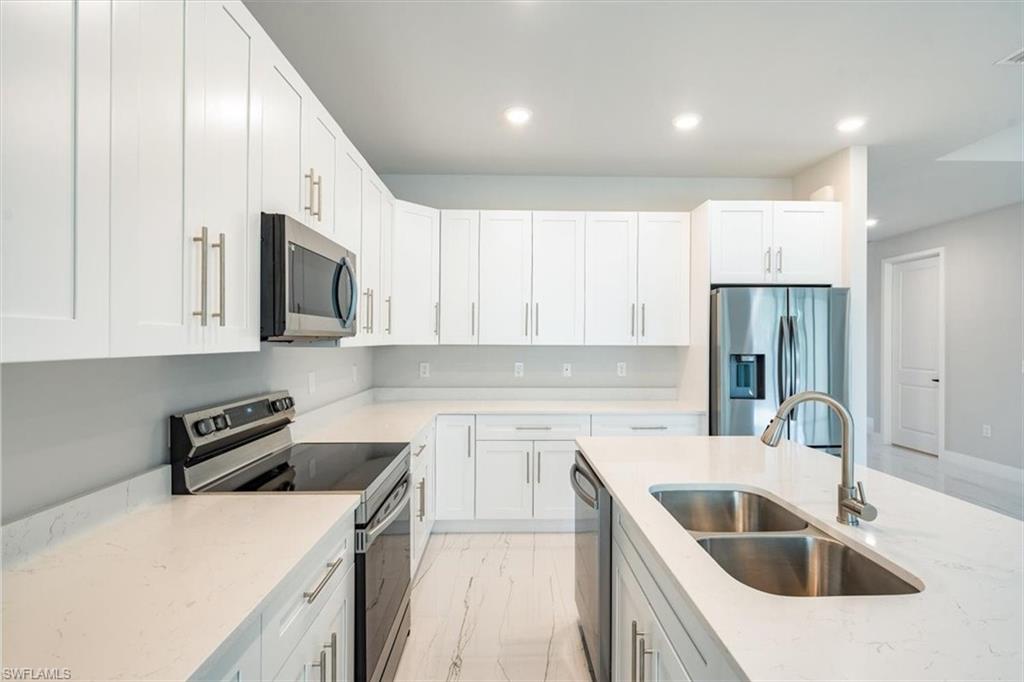 12086 Maiden LN, BONITA SPRINGS FL 34135