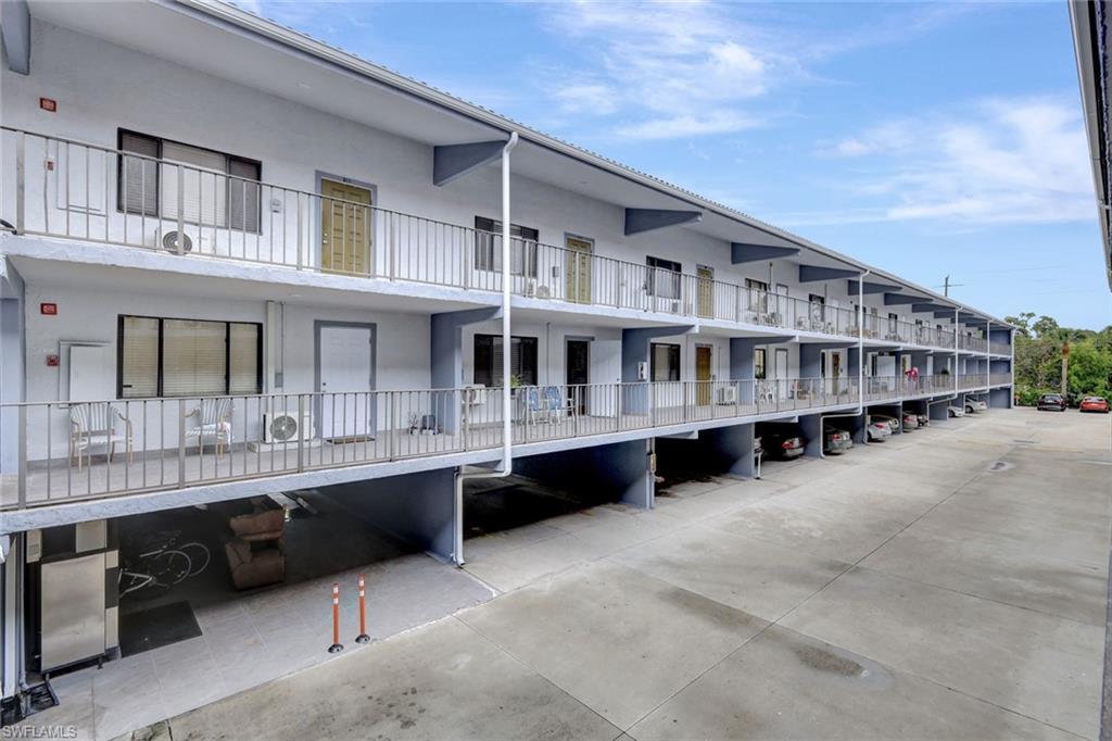 826 Wiggins Pass RD # 309, NAPLES FL 34110