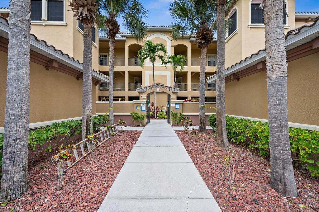 3800 Agualinda BLVD # 202, CAPE CORAL FL 33914