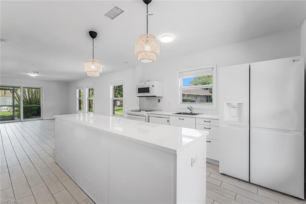 2722 Arbutus ST # 2, NAPLES FL 34112