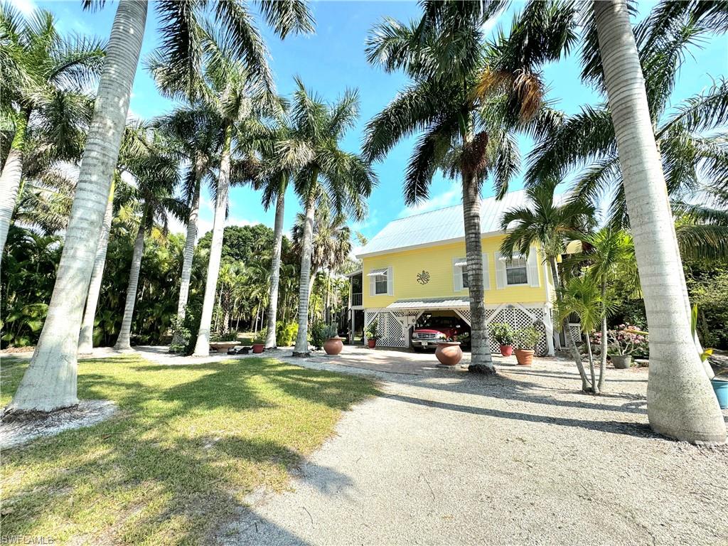 2732 Weeks AVE, NAPLES FL 34112