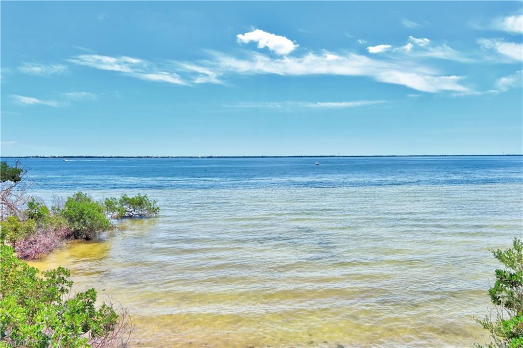 2288 Macadamia ST, ST. JAMES CITY FL 33956