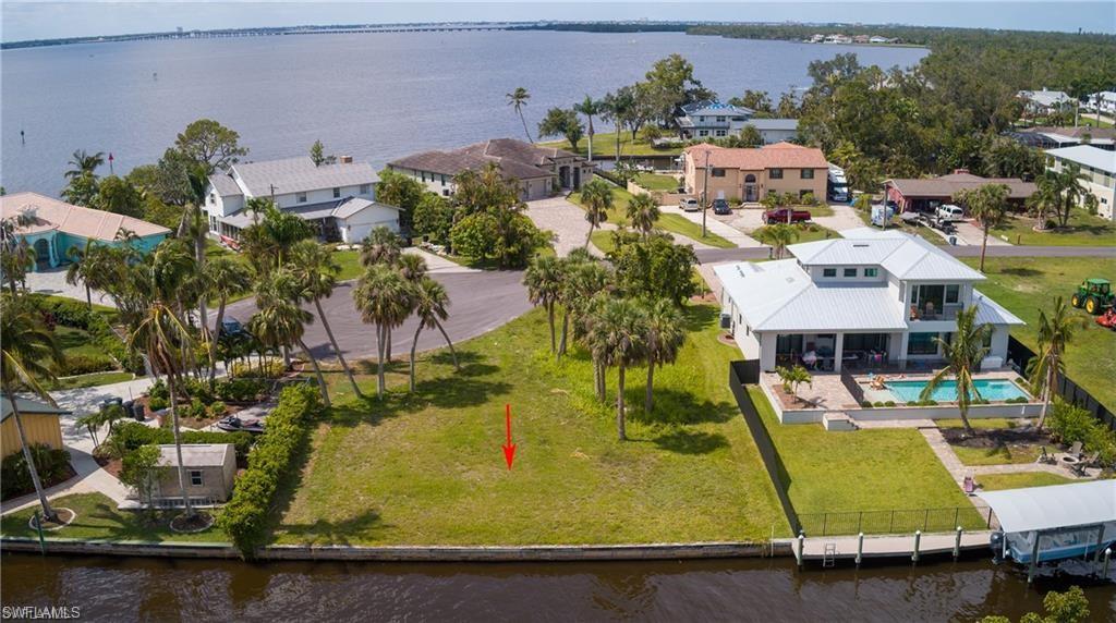 1806 Marina CIR