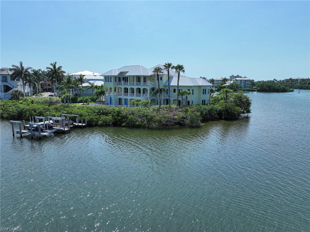 195 San Mateo DR, BONITA SPRINGS FL 34134