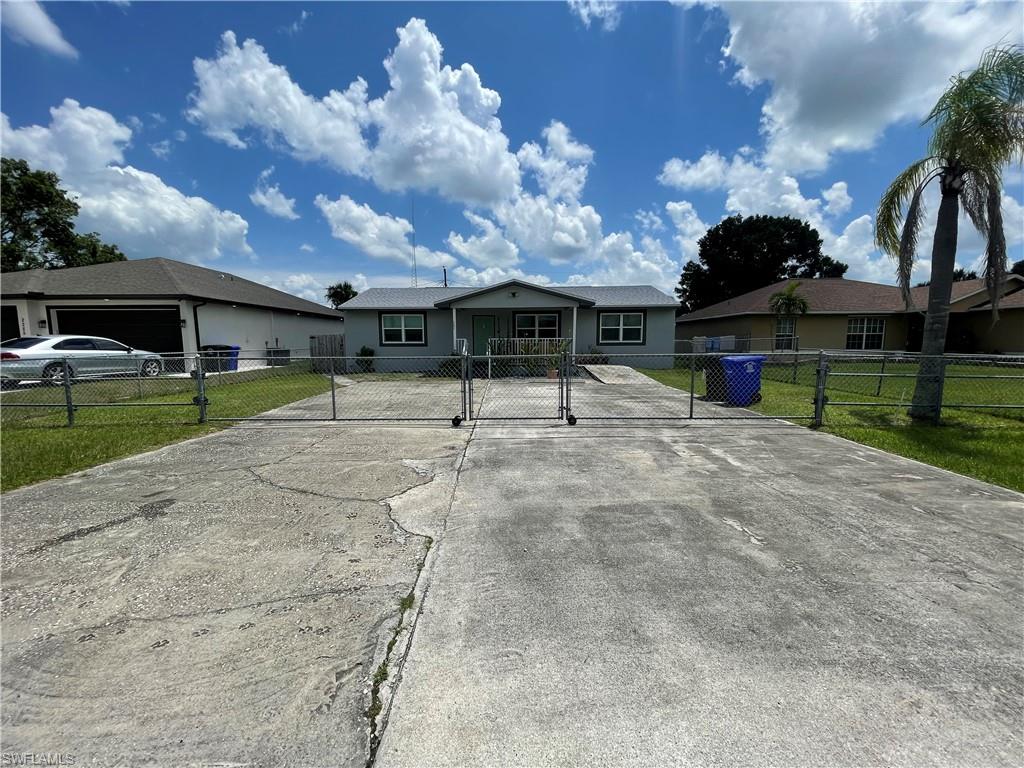 2305 Towles ST, FORT MYERS FL 33916