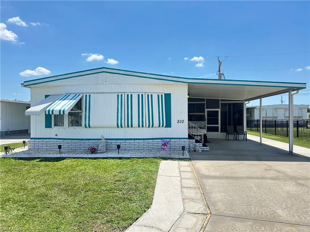 210 Brandywine LN, NORTH FORT MYERS FL 33917