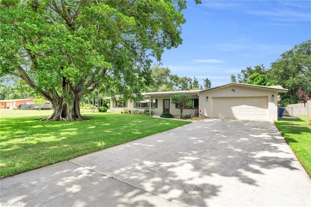 55 Aqua LN, NORTH FORT MYERS FL 33903