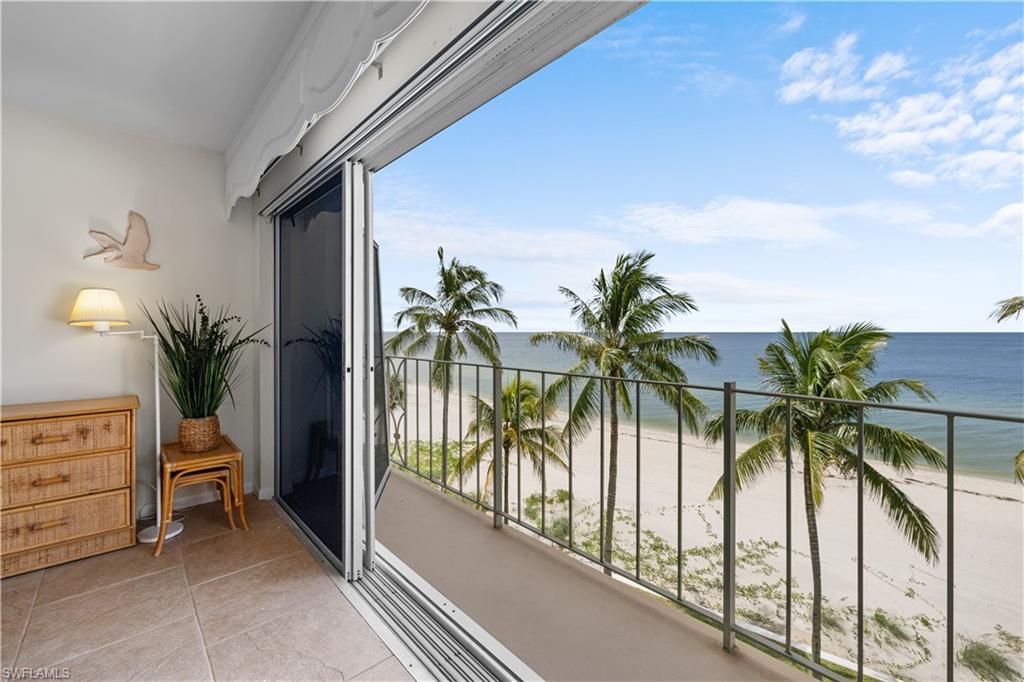 2011 Gulf Shore BLVD N # 44, NAPLES FL 34102