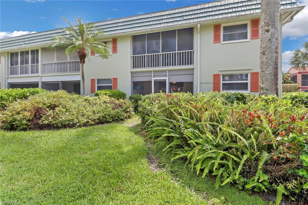 300 Valley Stream DR # A6, NAPLES FL 34113