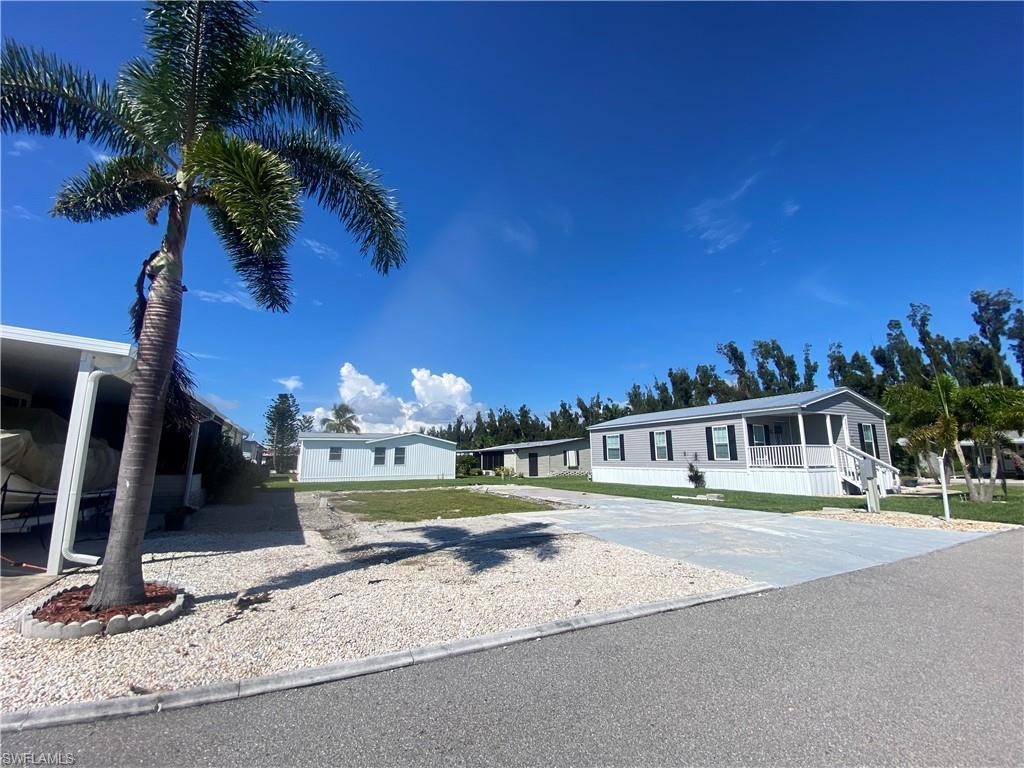 4908 Mullette LN, ST. JAMES CITY FL 33956