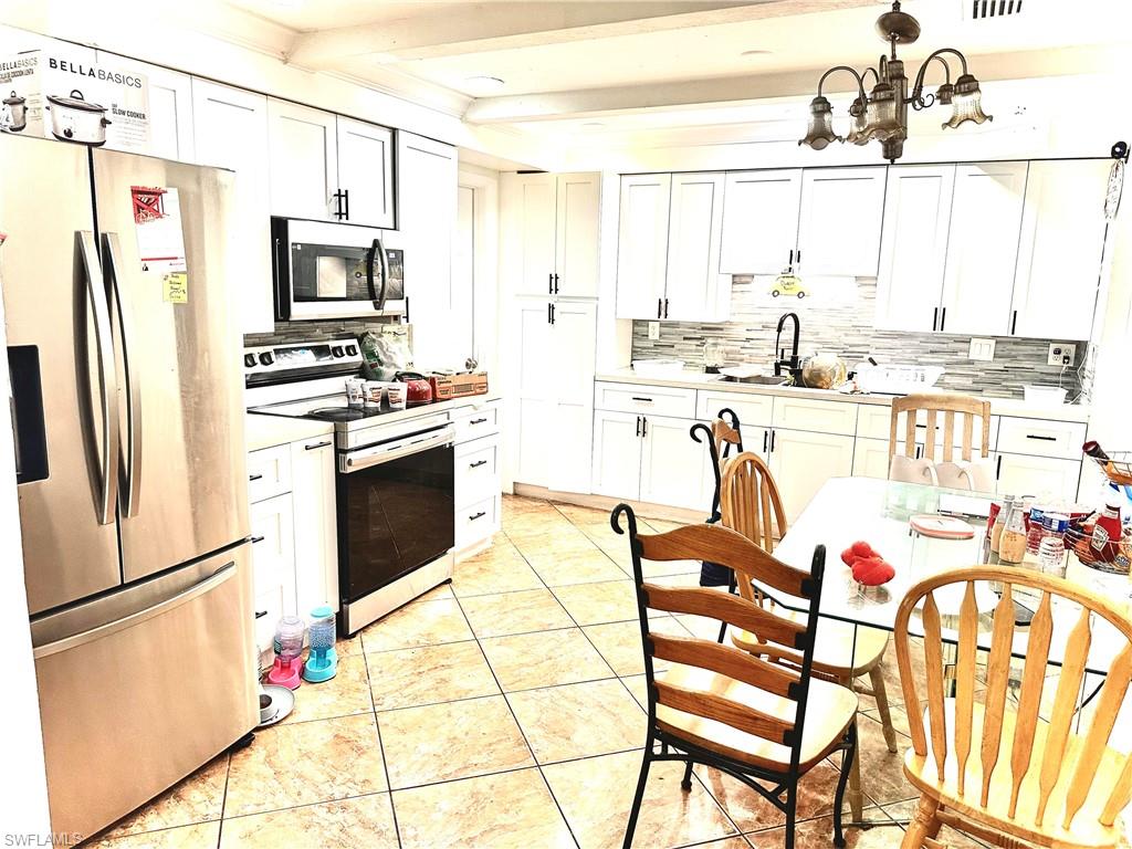 2496 Andrew DR, NAPLES FL 34112