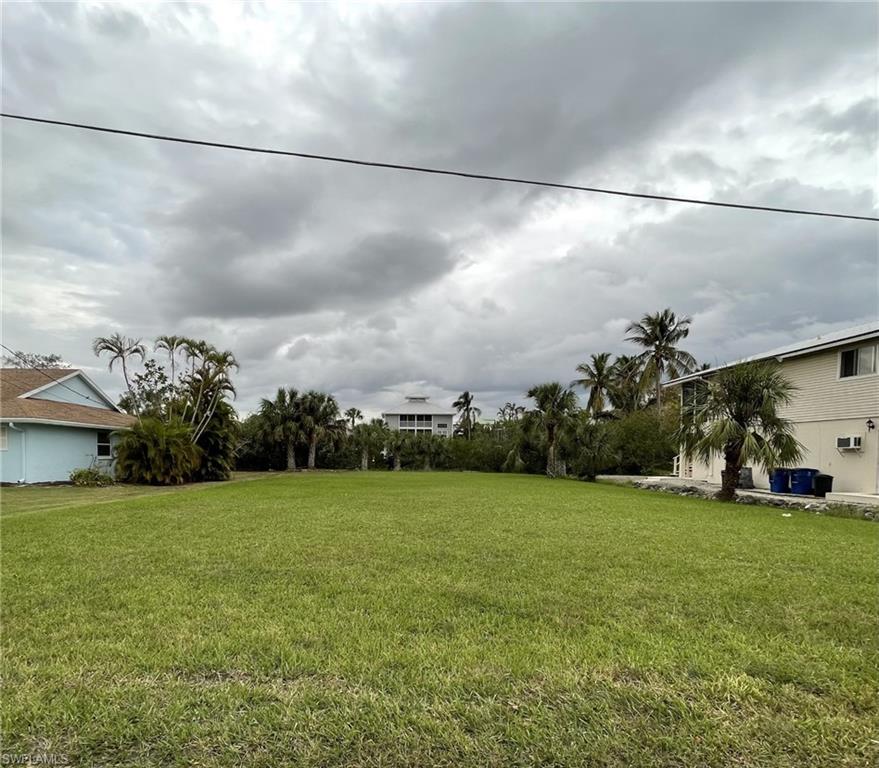 3685 Riviera CIR