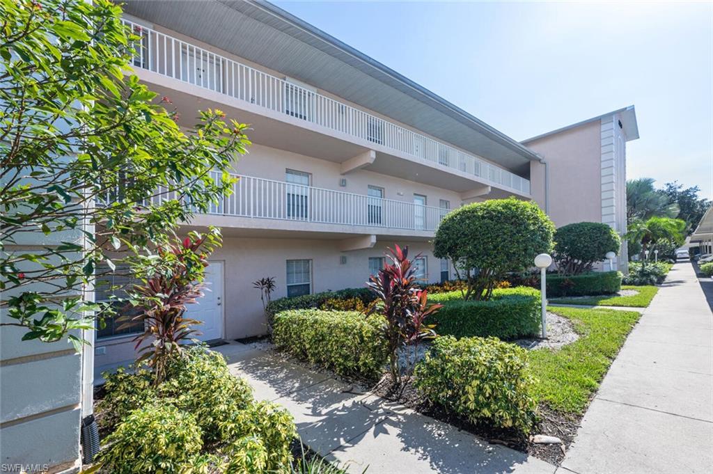 3250 Cypress Glen WAY # 409, NAPLES FL 34109