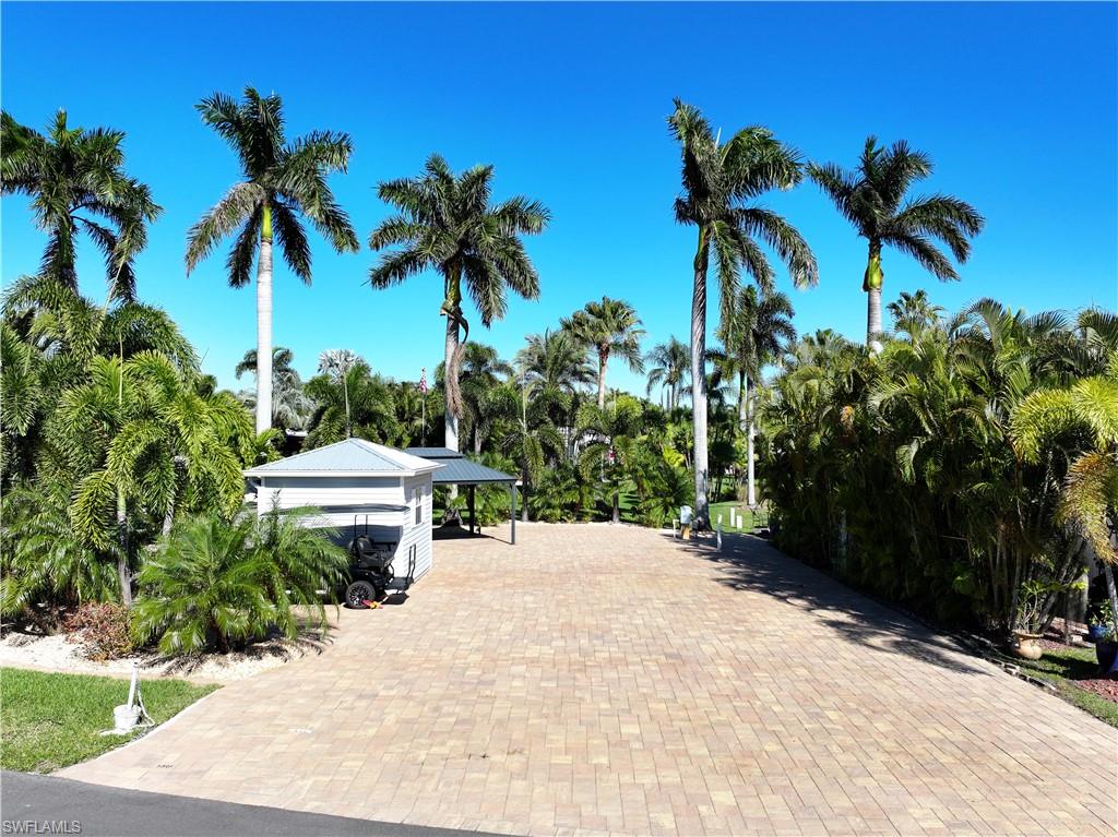 5861 MAPLEWOOD CT, FORT MYERS FL 33905