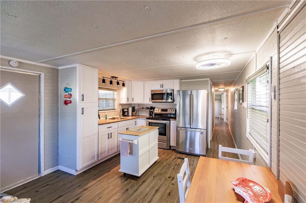 9806 Sugarberry WAY, FORT MYERS FL 33905