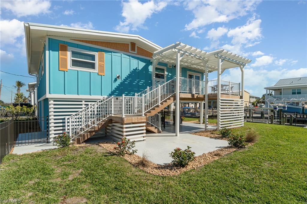 320 Bayland RD, FORT MYERS BEACH FL 33931