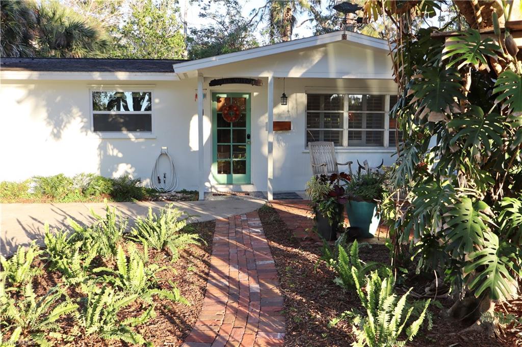 960 13th ST N, NAPLES FL 34102