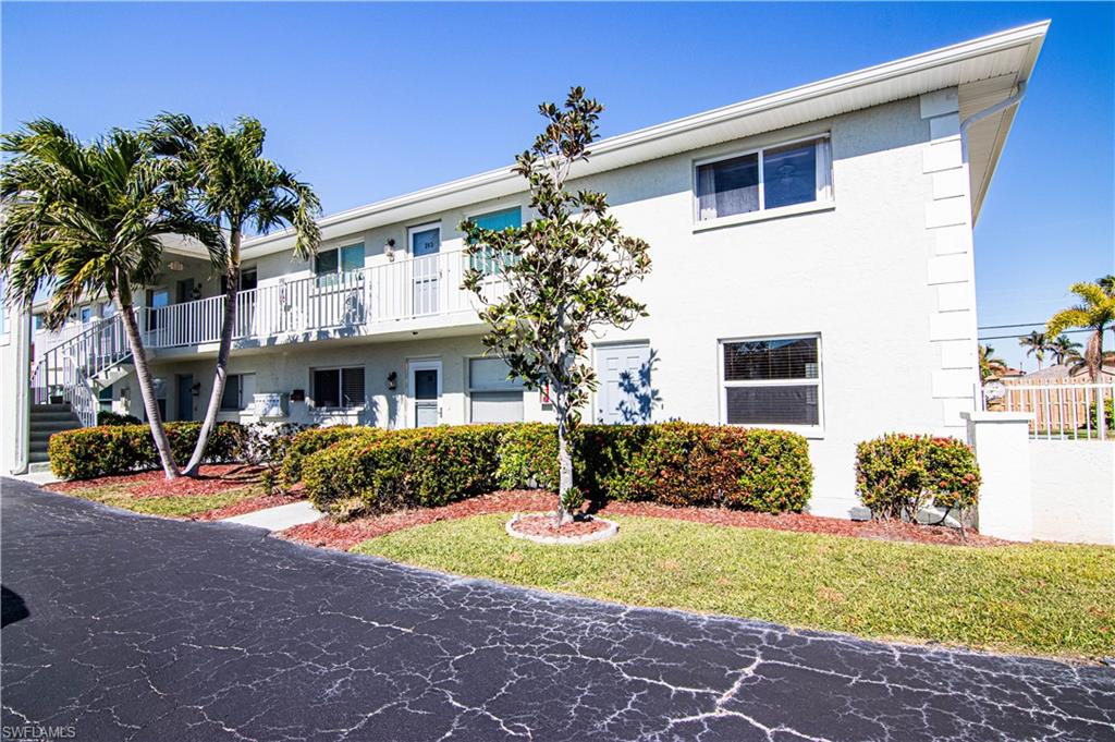 905 SW 48th TER 104