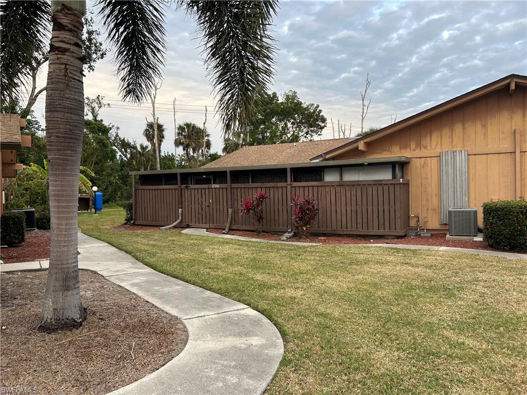 17301 Timber Oak LN, FORT MYERS FL 33908