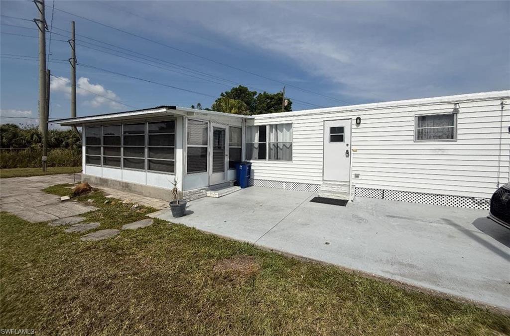 249 Fireball LN, NORTH FORT MYERS FL 33917