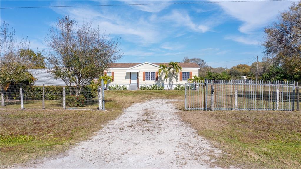 569 Bald Cypress AVE, CLEWISTON FL 33440
