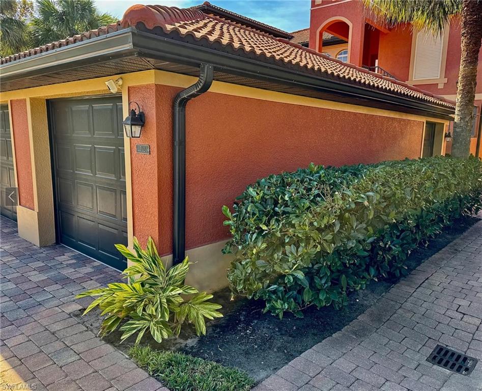 10025 Heather LN 702