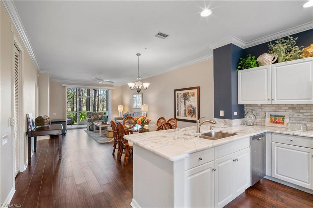8253 Parkstone PL # 106, NAPLES FL 34120