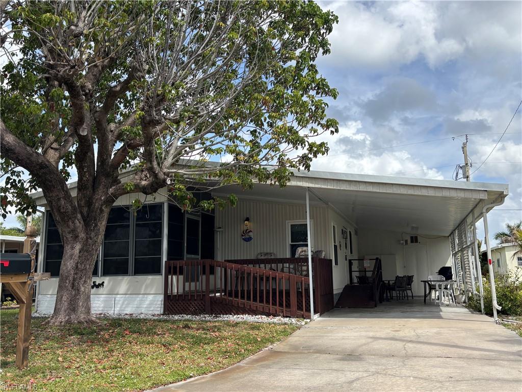 207 Harvest LN, NORTH FORT MYERS FL 33917