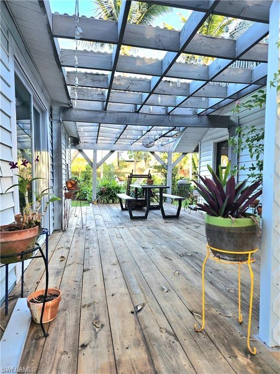 2898 Weeks AVE, NAPLES FL 34112