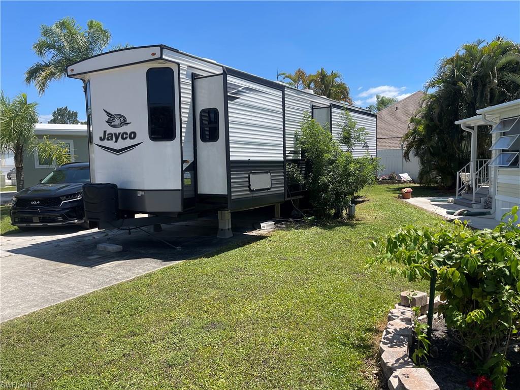 10910 Ground Dove CIR, ESTERO FL 33928