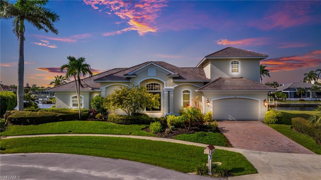 951 Beaver CT, MARCO ISLAND FL 34145