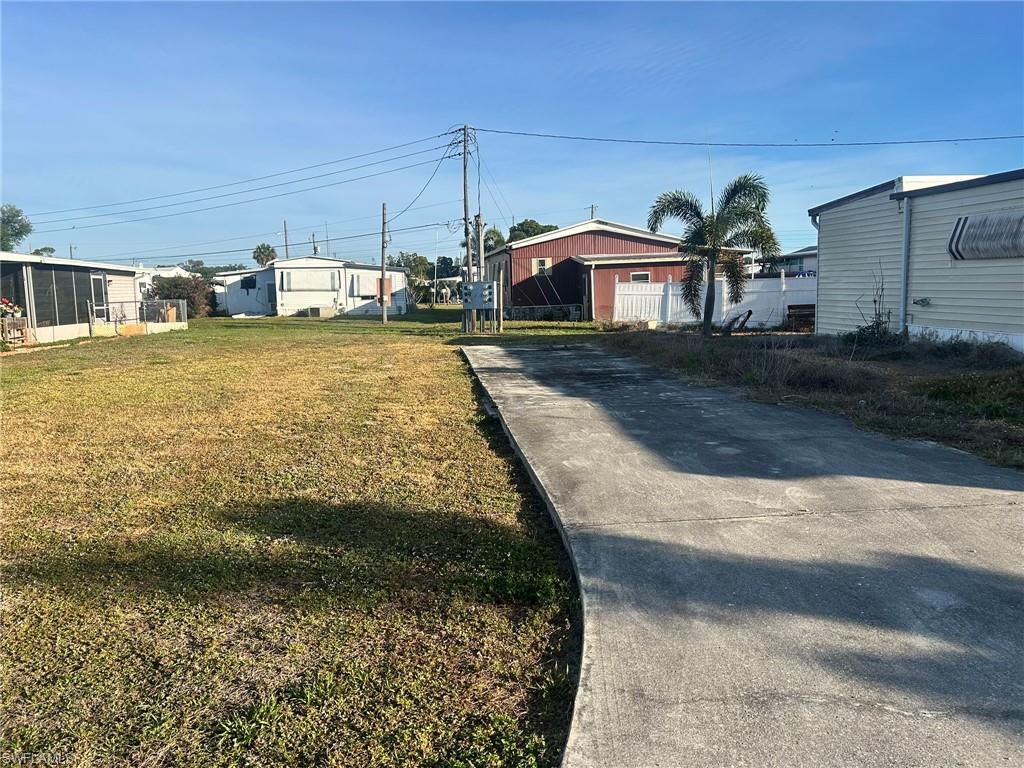 107 Coachlight LN, NORTH FORT MYERS FL 33917