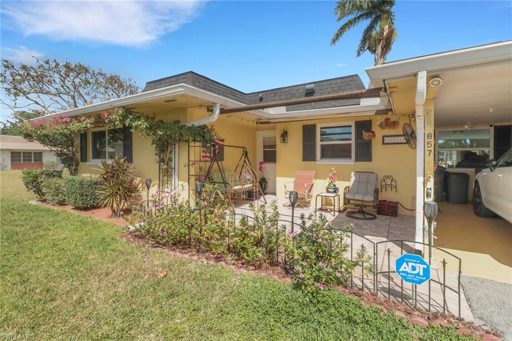 857 Pangola DR, NORTH FORT MYERS FL 33903