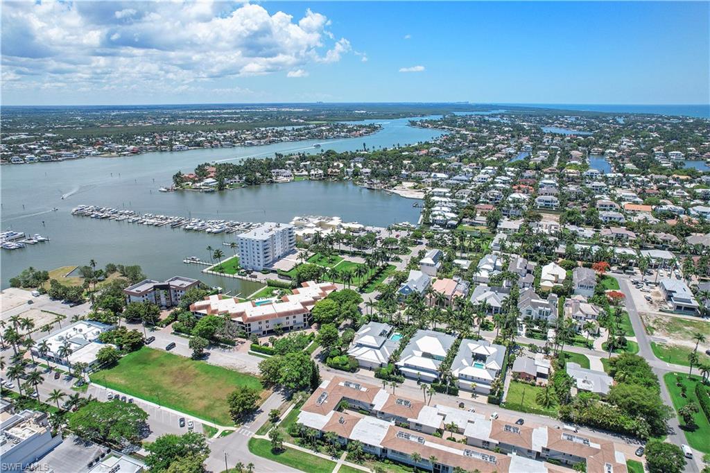 676 12th AVE S # 676, NAPLES FL 34102