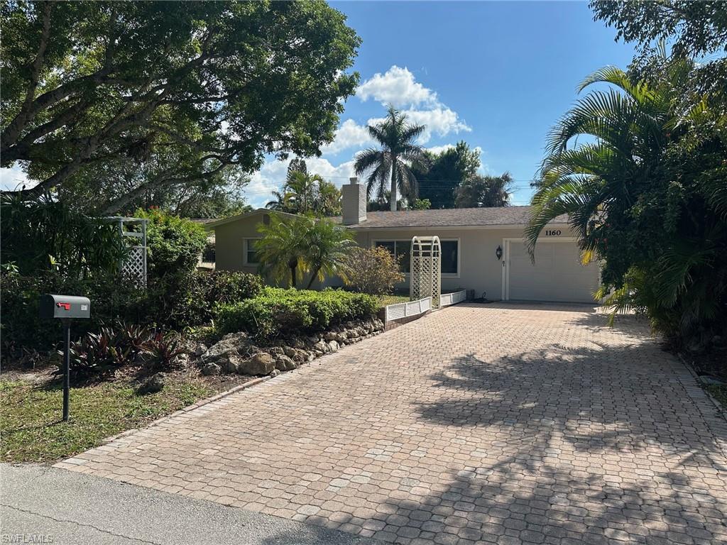 1160 Diana AVE, NAPLES FL 34103