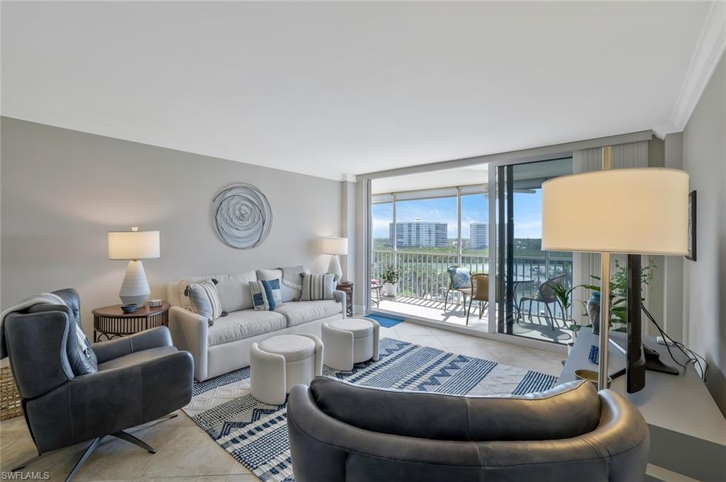 5 Bluebill AVE # 812, NAPLES FL 34108