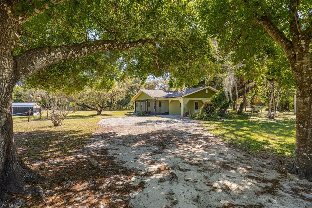 1301 Jacks LN, FORT DENAUD FL 33935