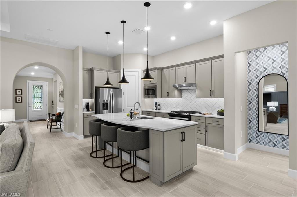 9284 Cormorant DR, NAPLES FL 34120