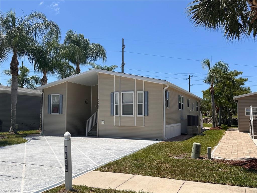 1307 Silver Lakes BLVD, NAPLES FL 34114