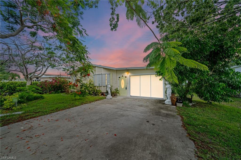919 Manatee RD, NAPLES FL 34114
