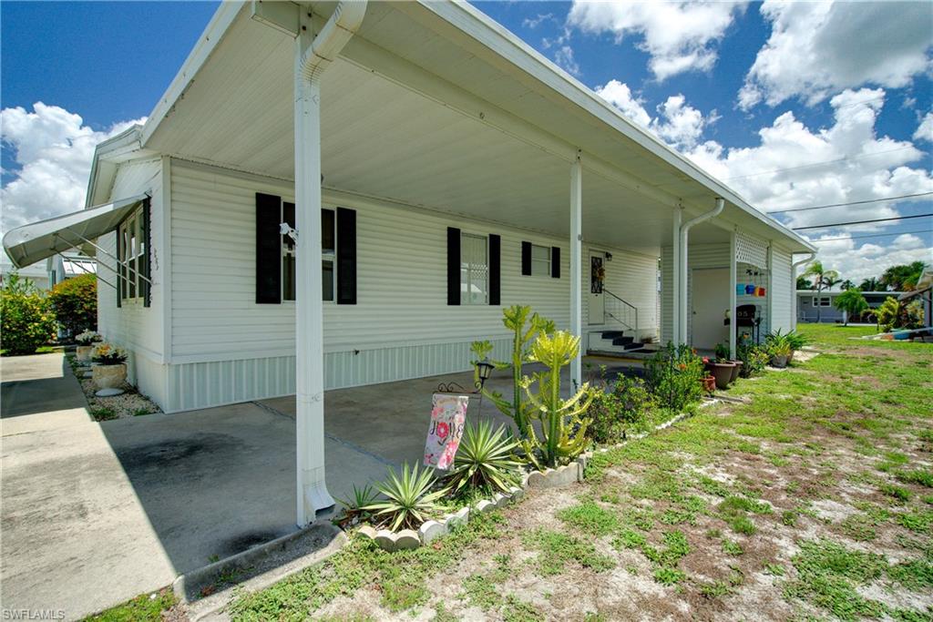 205 Carriage LN, NORTH FORT MYERS FL 33917