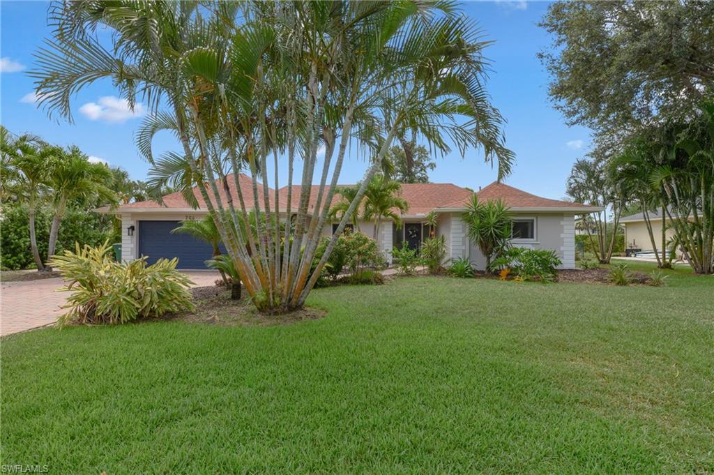 206 Fairway CIR, NAPLES FL 34110