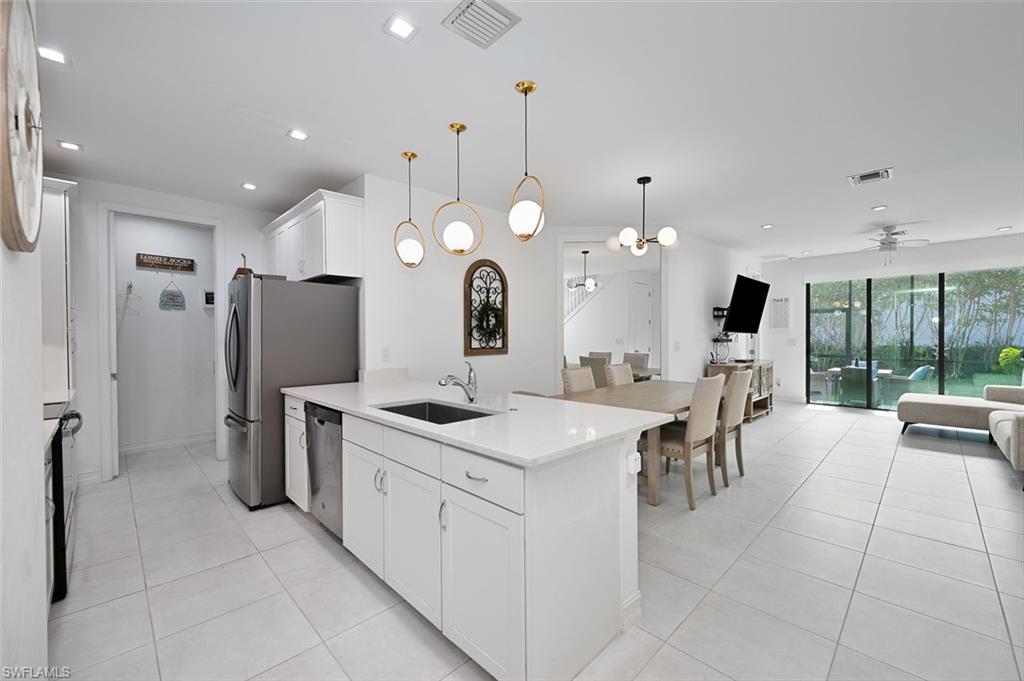 7504 Carnegie WAY, NAPLES FL 34119