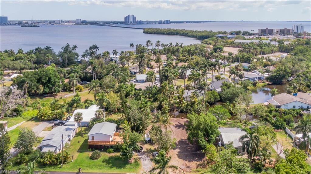 67 Oak ST, NORTH FORT MYERS FL 33903