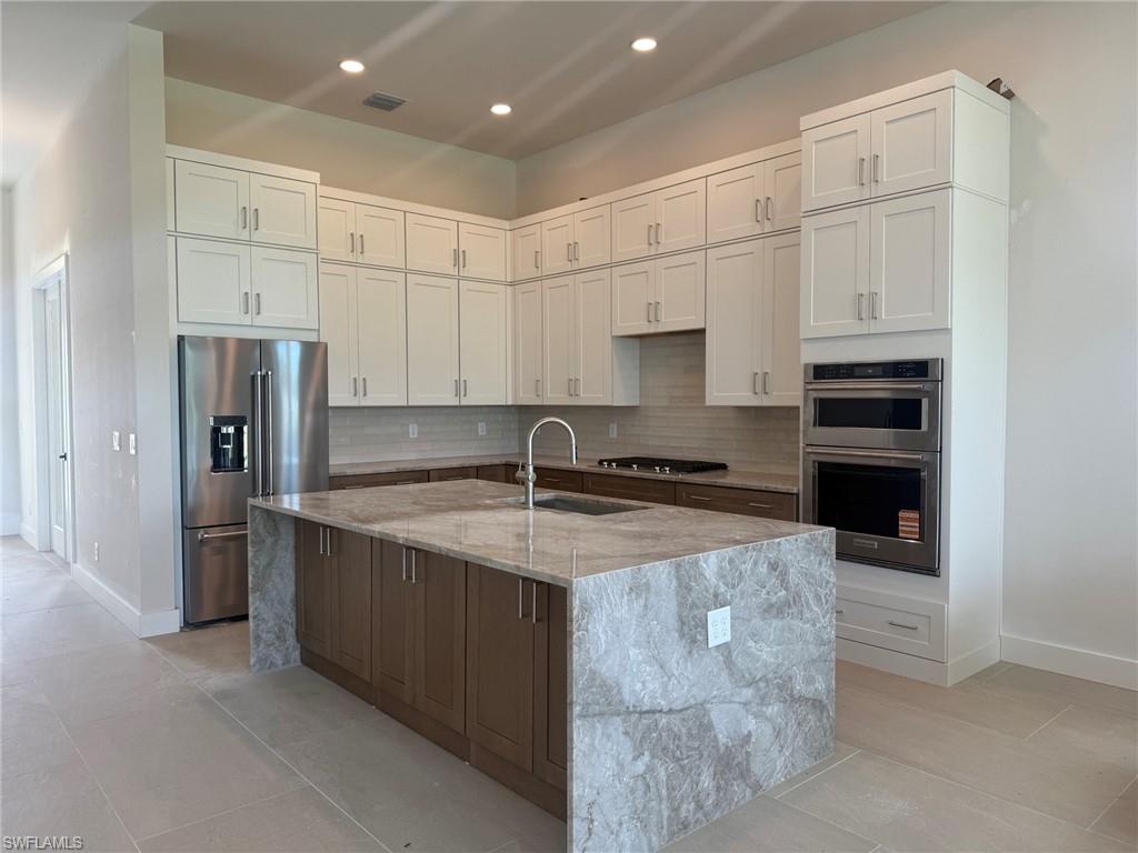 8705 Driftwood DR, NAPLES FL 34114