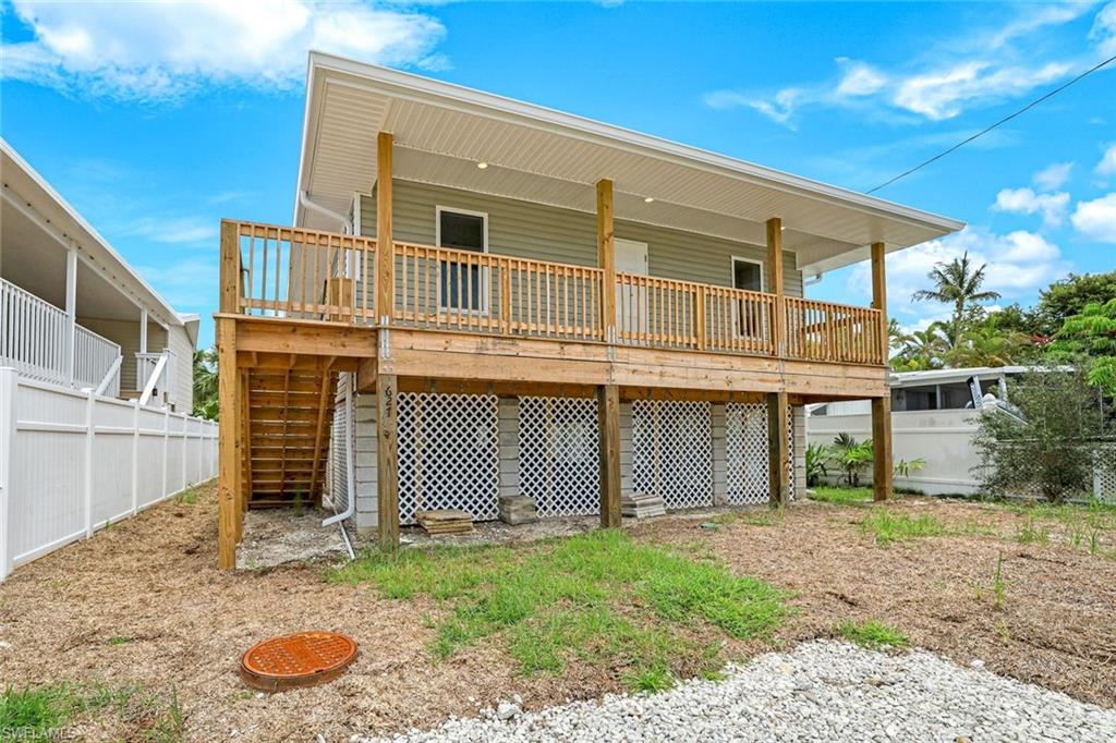 627 Palm AVE, GOODLAND FL 34140