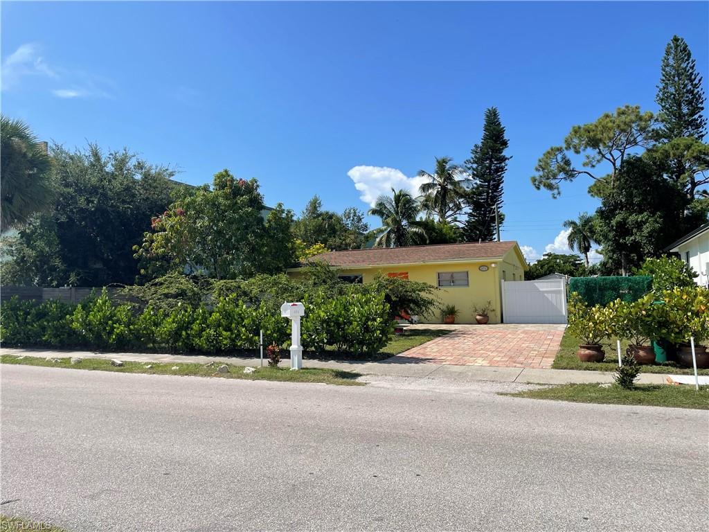 1381 13th AVE N, NAPLES FL 34102