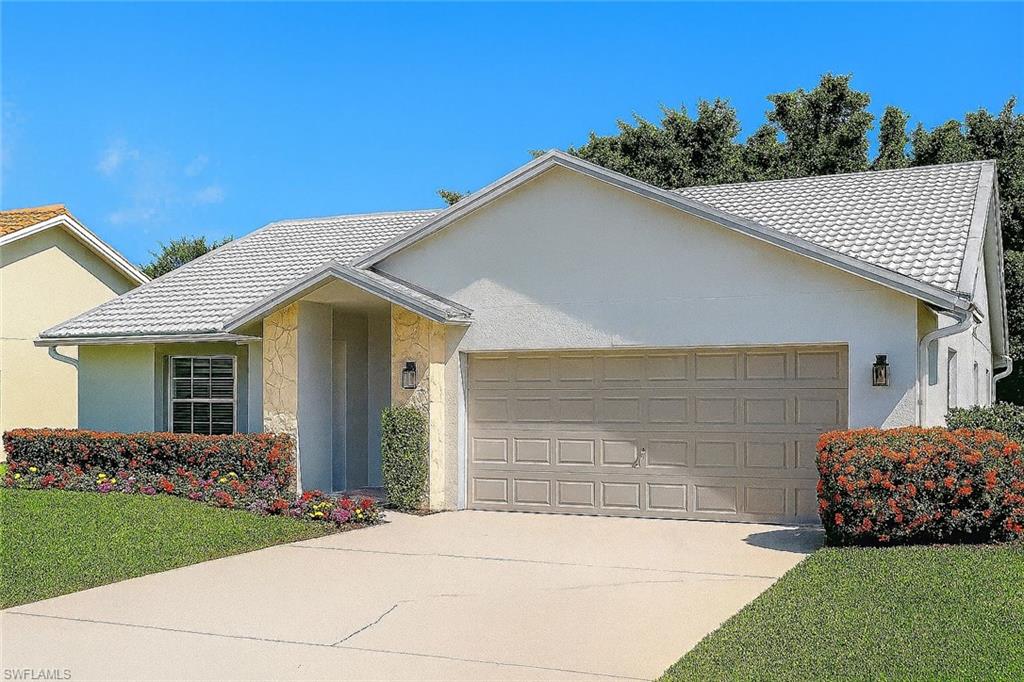 157 Saint James WAY, NAPLES FL 34104